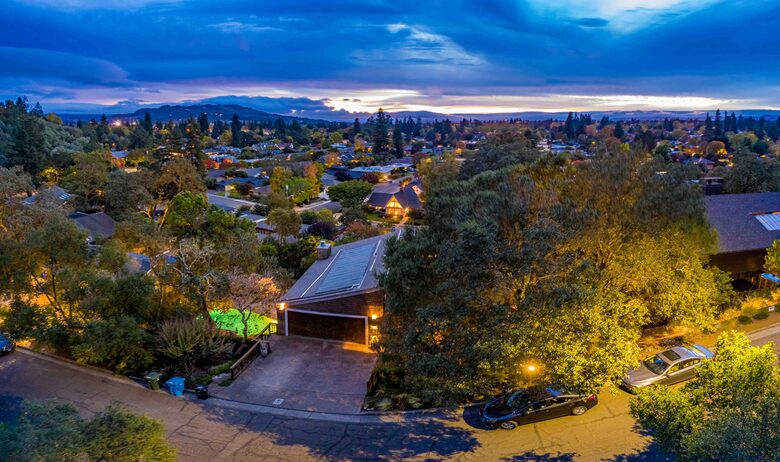 Incredible Hillside Escape with Heated Pool - Santa Rosa, California