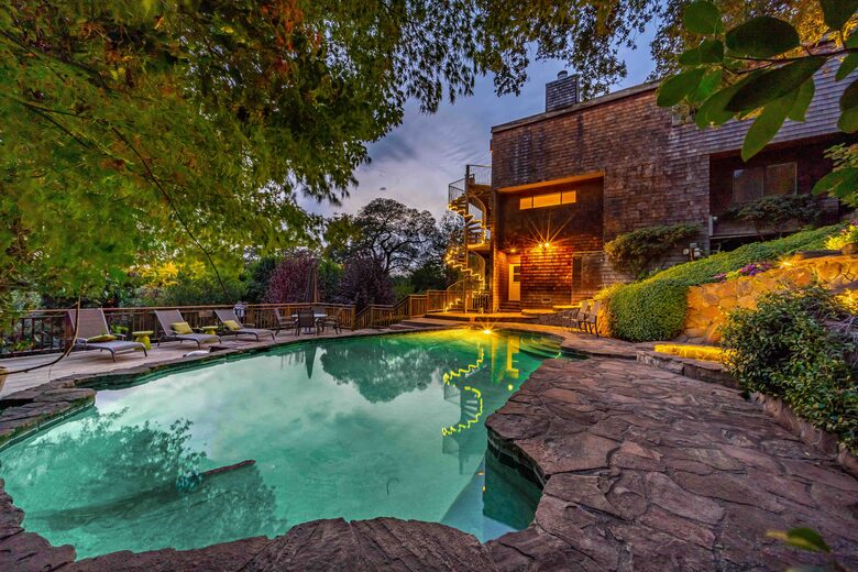Incredible Hillside Escape with Heated Pool - Santa Rosa, California