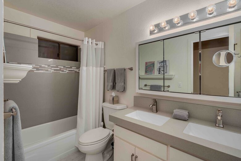 Incredible Hillside Escape with Heated Pool - Santa Rosa, California