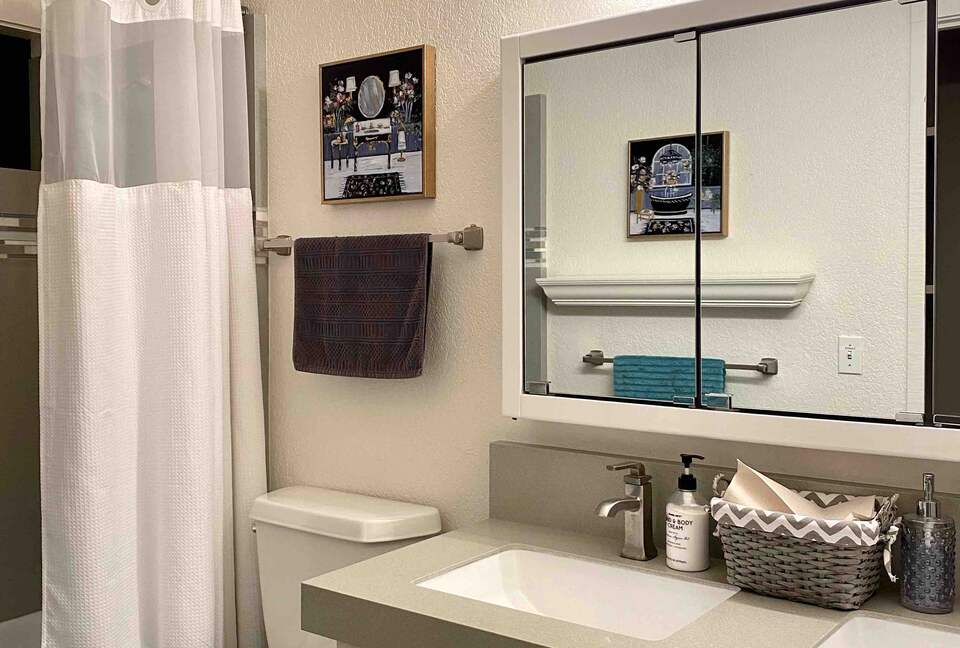 Incredible Hillside Escape with Heated Pool - Santa Rosa, California