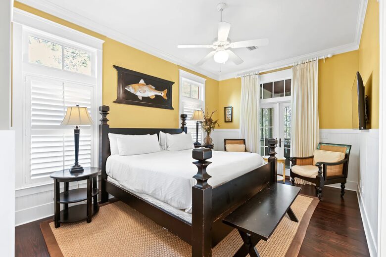 K suite with double closet & doors to screen sleeping porch