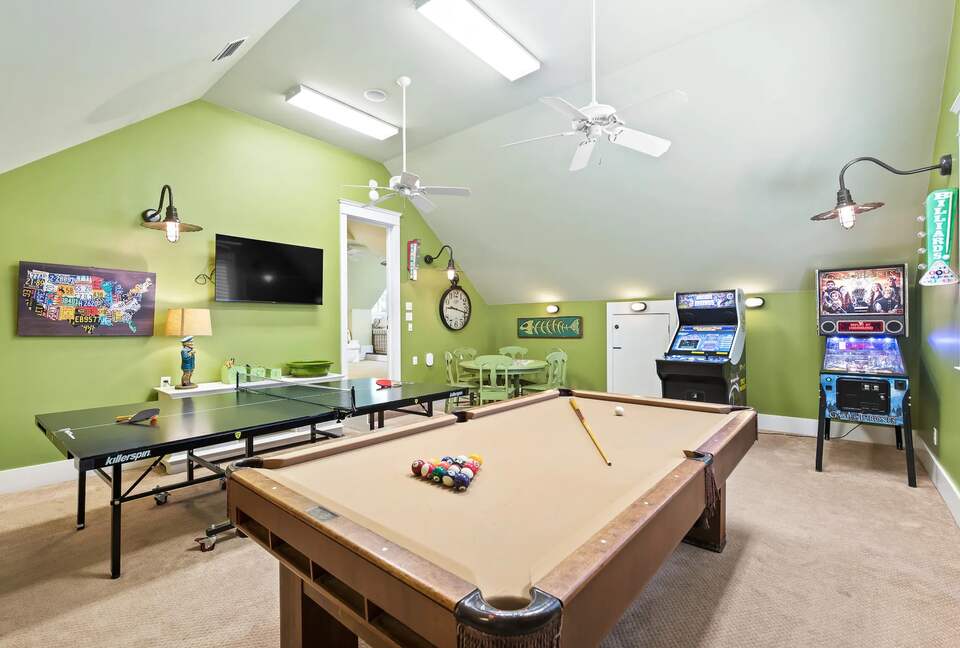 Game room, pool, ping pong, GOT pin ball, video games, table