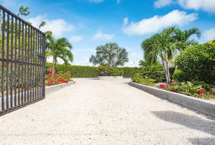 Villa Solis | Steps from Grace Bay Beach - Providenciales, Turks and Caicos Islands