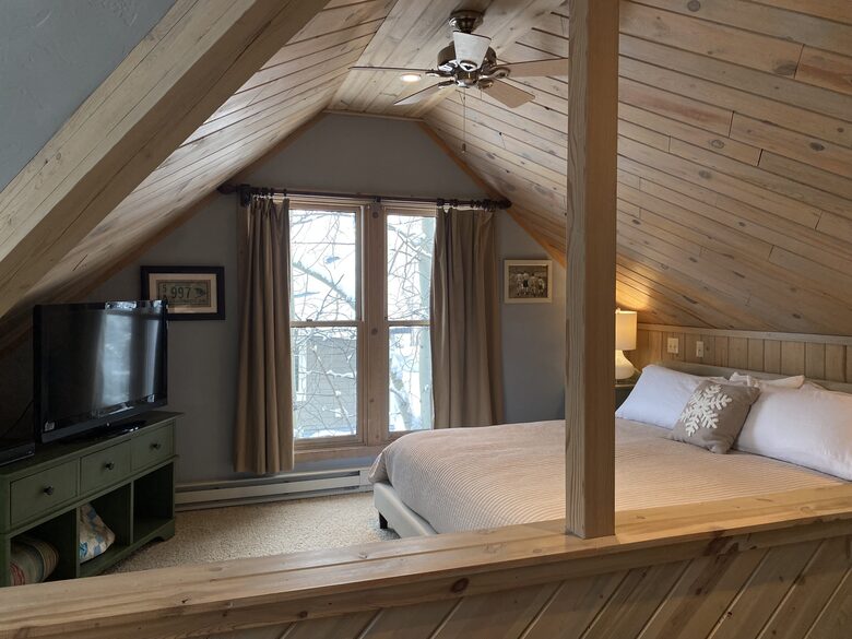 Three-Story Home In The Heart Of Crested Butte | Easy Walk To Elk Avenue And To The Free Mountain Shuttle - Crested Butte, Colorado