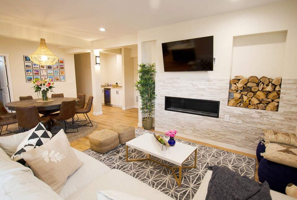 Waterside Retreat with Mountain Views - Thornton, Colorado