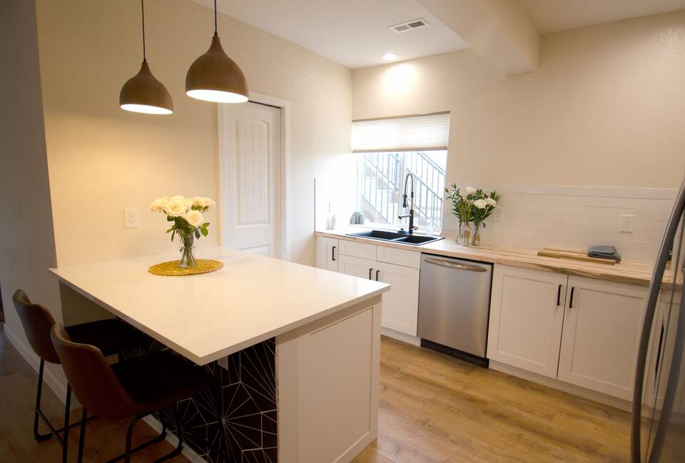 Waterside Retreat with Mountain Views - Thornton, Colorado