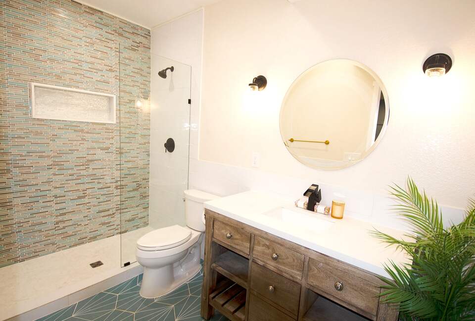 Waterside Retreat with Mountain Views - Thornton, Colorado