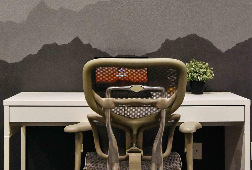 Waterside Retreat with Mountain Views - Thornton, Colorado