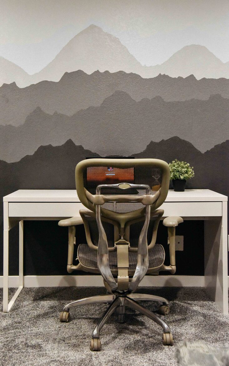 Waterside Retreat with Mountain Views - Thornton, Colorado