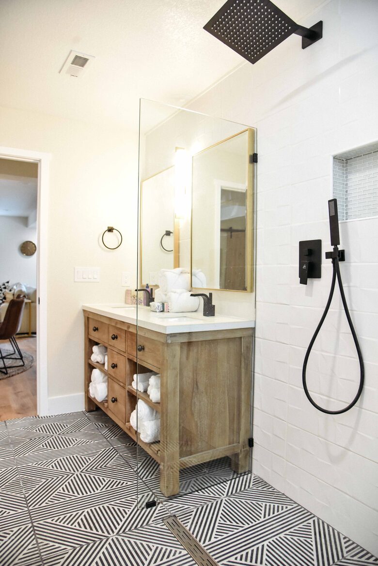 Waterside Retreat with Mountain Views - Thornton, Colorado