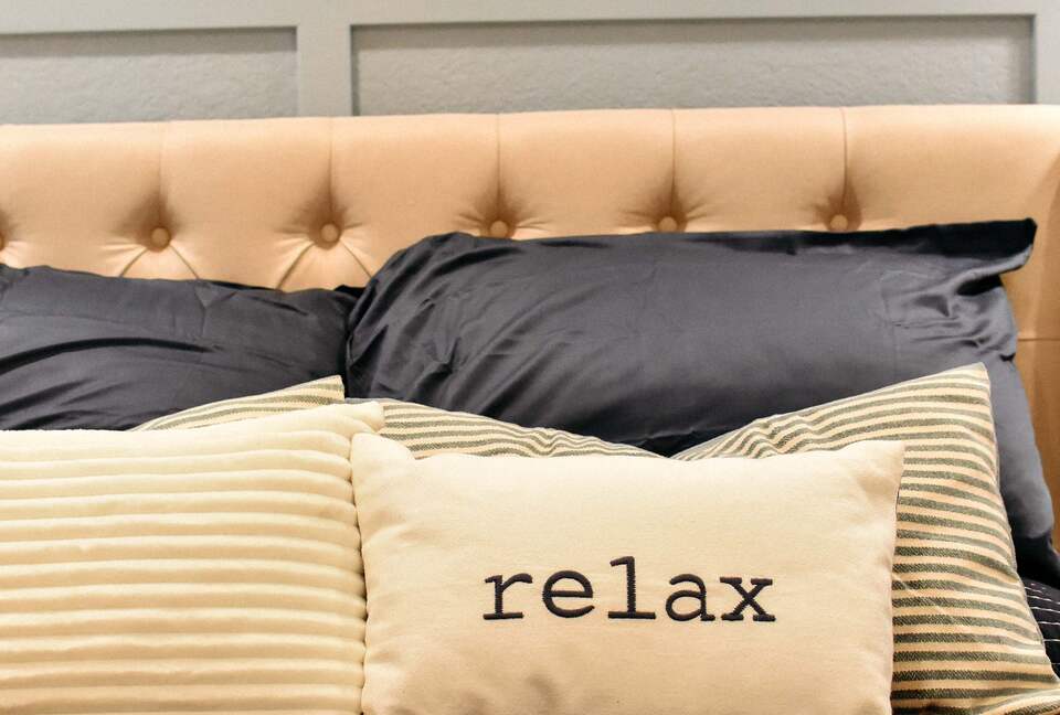 Waterside Retreat with Mountain Views - Thornton, Colorado