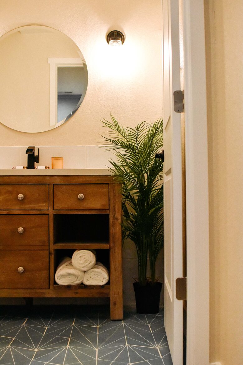 Waterside Retreat with Mountain Views - Thornton, Colorado