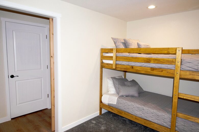 Waterside Retreat with Mountain Views - Thornton, Colorado