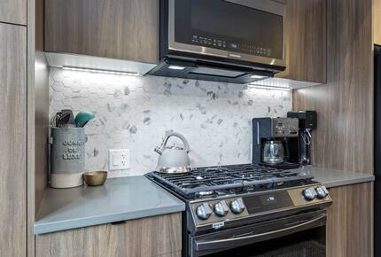 Mid-Mod at Sun Peaks Ski Resort - Sun Peaks, Canada