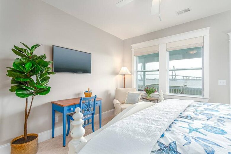 The Watch on the Water with Sunset Views! - Mount Pleasant, South Carolina