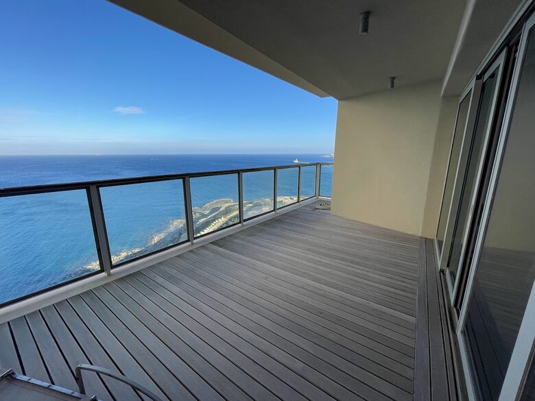 Luxury Seafront Penthouse Valletta - Sliema, Malta
