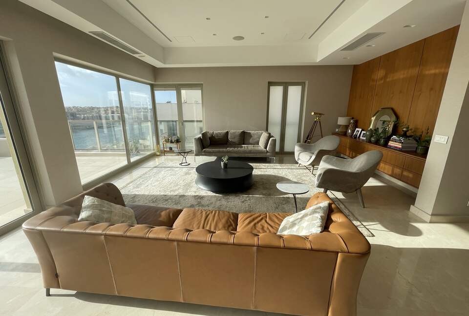 Luxury Seafront Penthouse Valletta - Sliema, Malta