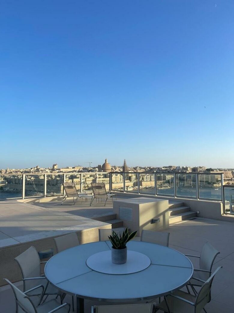 Luxury Seafront Penthouse Valletta - Sliema, Malta