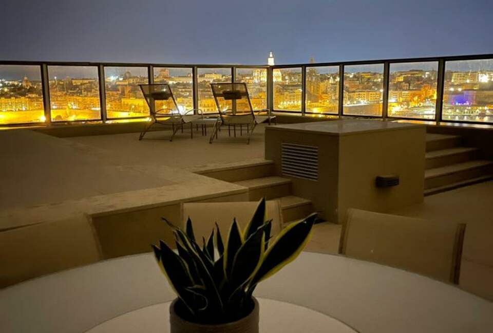 Luxury Seafront Penthouse Valletta - Sliema, Malta