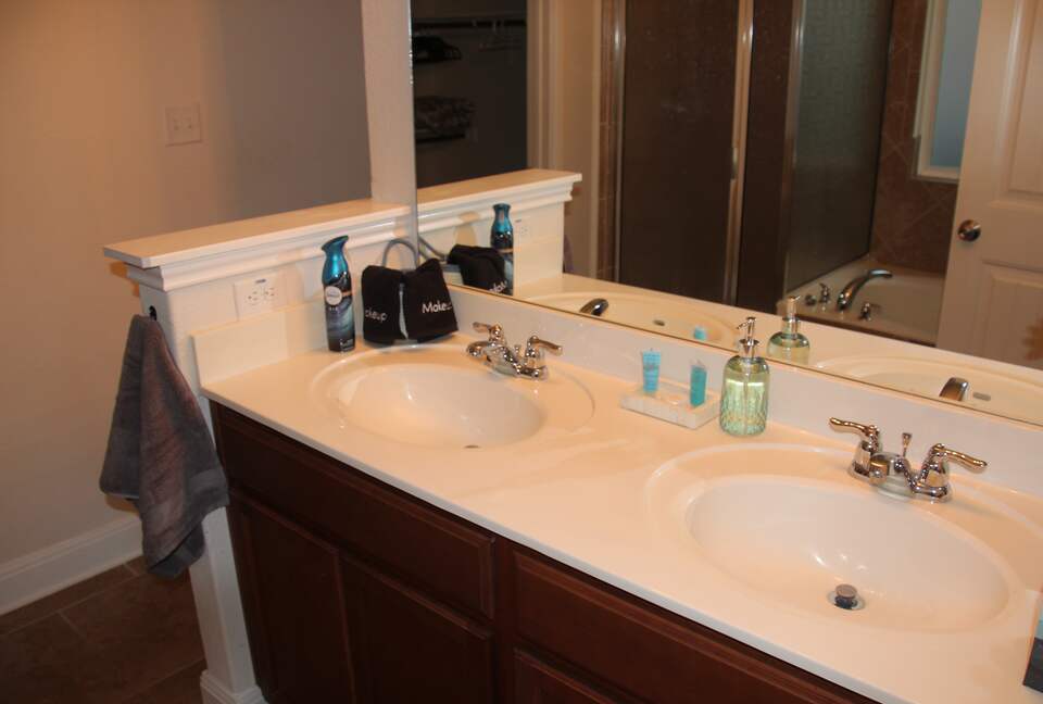 Beautiful 4-Bedroom San Antonio Getaway - San Antonio, Texas