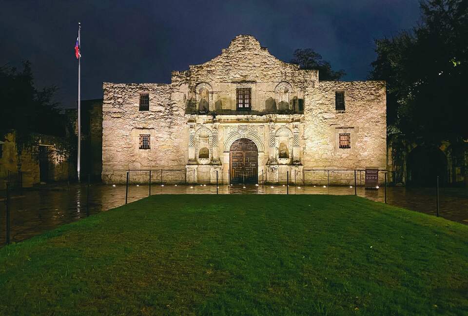 Beautiful 4-Bedroom San Antonio Getaway - San Antonio, Texas