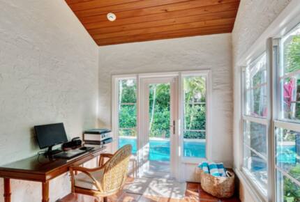 Villa Bamboo Private Tropical Paradise with Pool - West Palm Beach, Florida