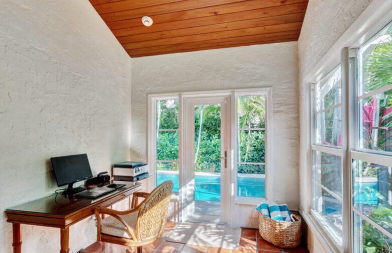 Villa Bamboo Private Tropical Paradise with Pool - West Palm Beach, Florida