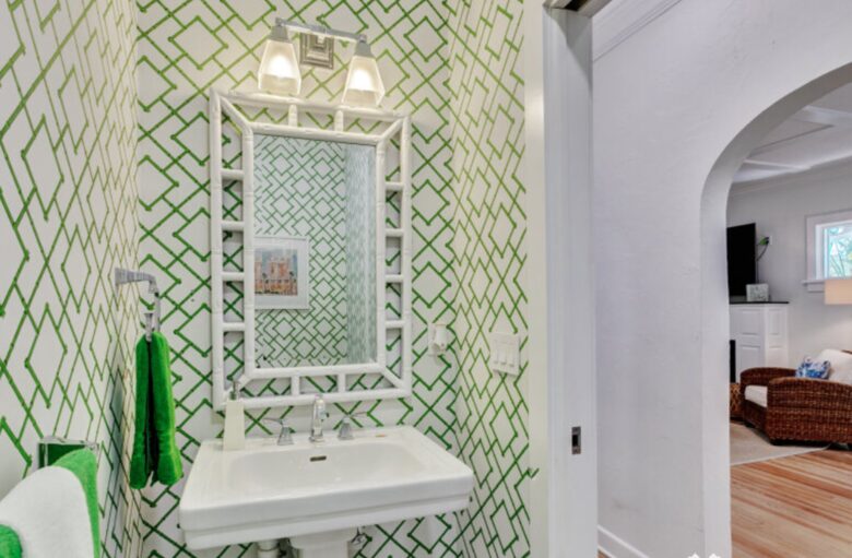 Villa Bamboo Private Tropical Paradise with Pool - West Palm Beach, Florida