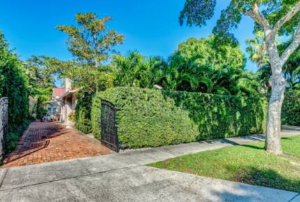 Villa Bamboo Private Tropical Paradise with Pool - West Palm Beach, Florida