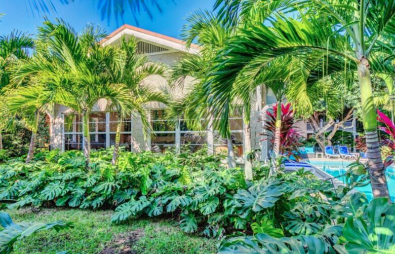 Villa Bamboo Private Tropical Paradise with Pool - West Palm Beach, Florida