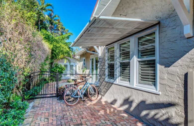 Villa Bamboo Private Tropical Paradise with Pool - West Palm Beach, Florida