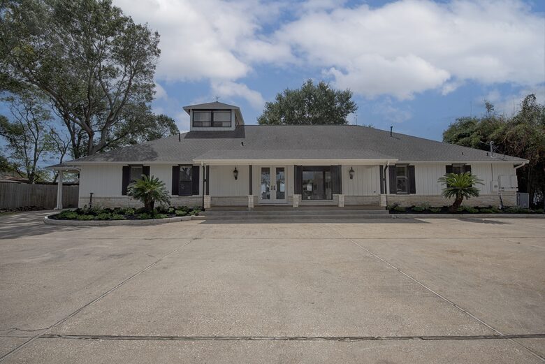 Luxury Waterfront Pelican Bay Estate - Seabrook, Texas