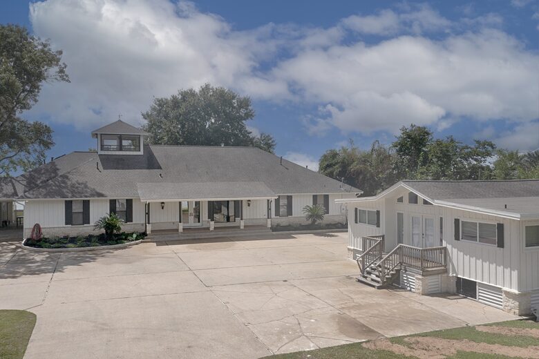 Luxury Waterfront Pelican Bay Estate - Seabrook, Texas