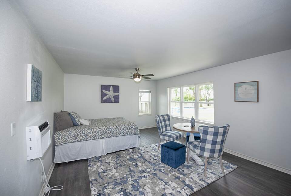 Luxury Waterfront Pelican Bay Estate - Seabrook, Texas