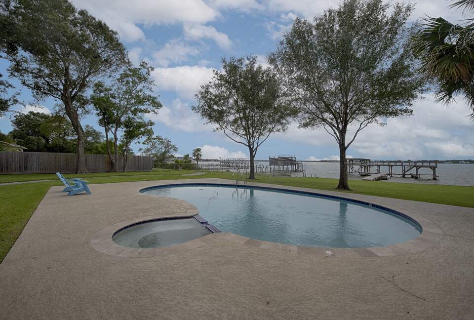 Luxury Waterfront Pelican Bay Estate - Seabrook, Texas