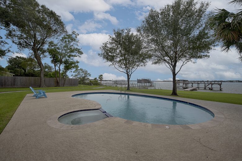 Luxury Waterfront Pelican Bay Estate - Seabrook, Texas