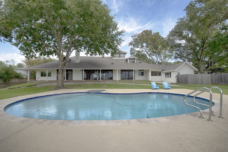 Luxury Waterfront Pelican Bay Estate - Seabrook, Texas