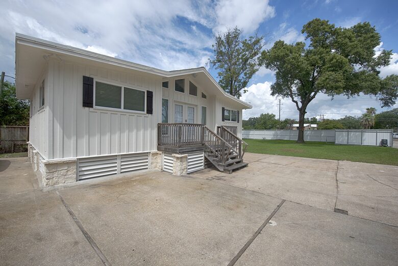 Luxury Waterfront Pelican Bay Estate - Seabrook, Texas