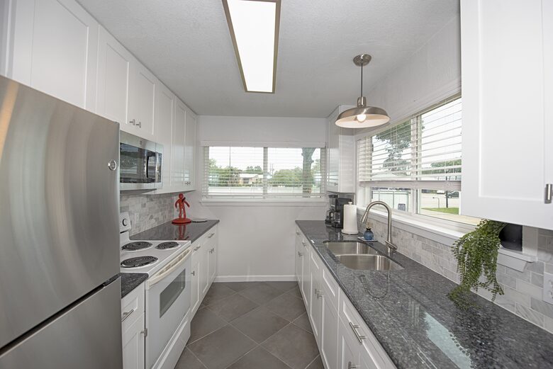 Luxury Waterfront Pelican Bay Estate - Seabrook, Texas