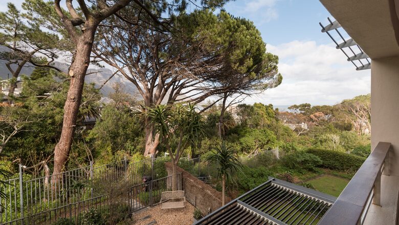 Luxury Retreat set in wooded glen beside the ocean - Cape Town, South Africa