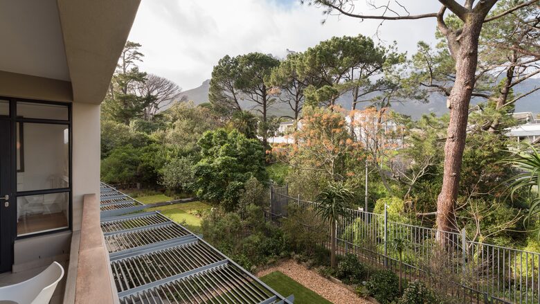 Luxury Retreat set in wooded glen beside the ocean - Cape Town, South Africa