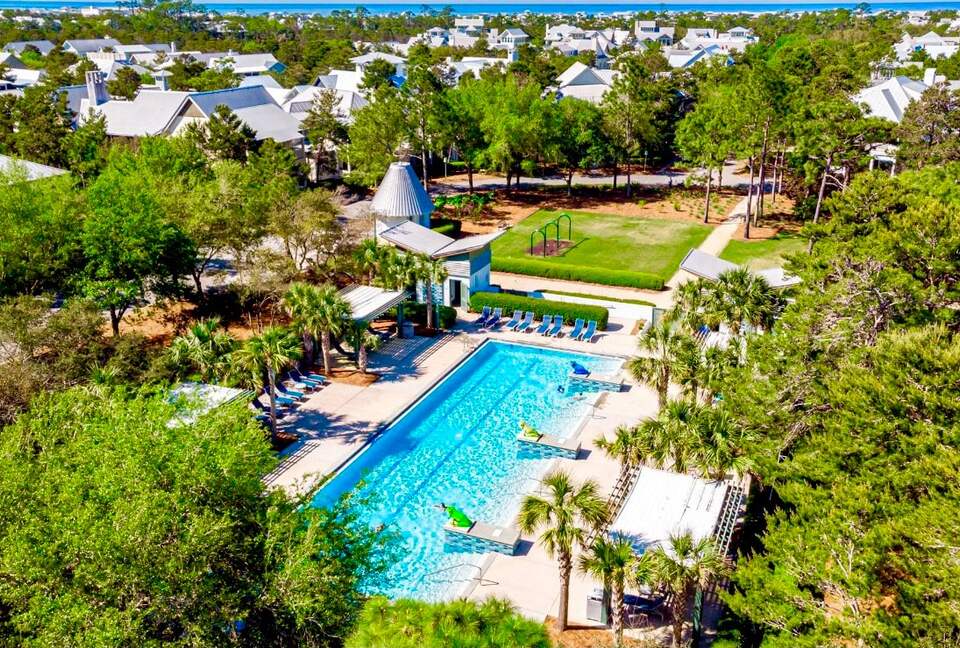 Frog Pool, 1/11 on-site, nestled in the beachfront woods