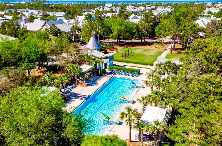 Frog Pool, 1/11 on-site, nestled in the beachfront woods