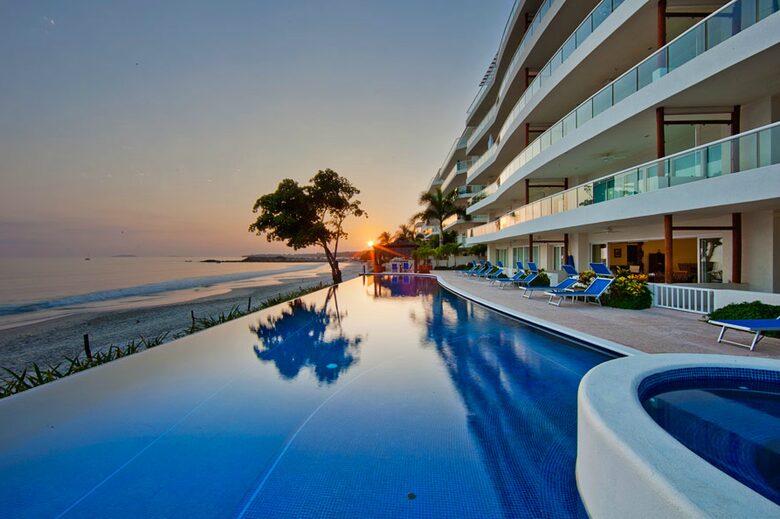 Beachfront Retreat with Infinity Pool & Hot Tub - Punta de Mita, Mexico