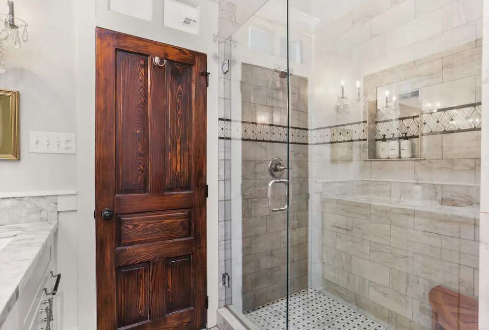 Classic NOLA House Minutes to The French Quarter - New Orleans, Louisiana