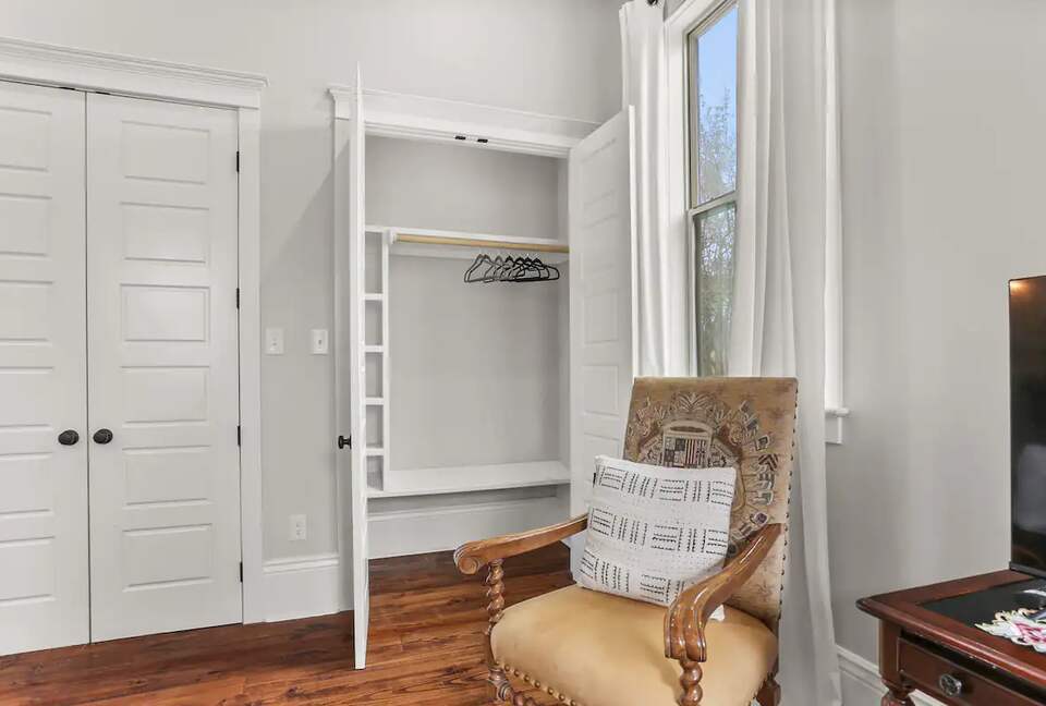 Classic NOLA House Minutes to The French Quarter - New Orleans, Louisiana