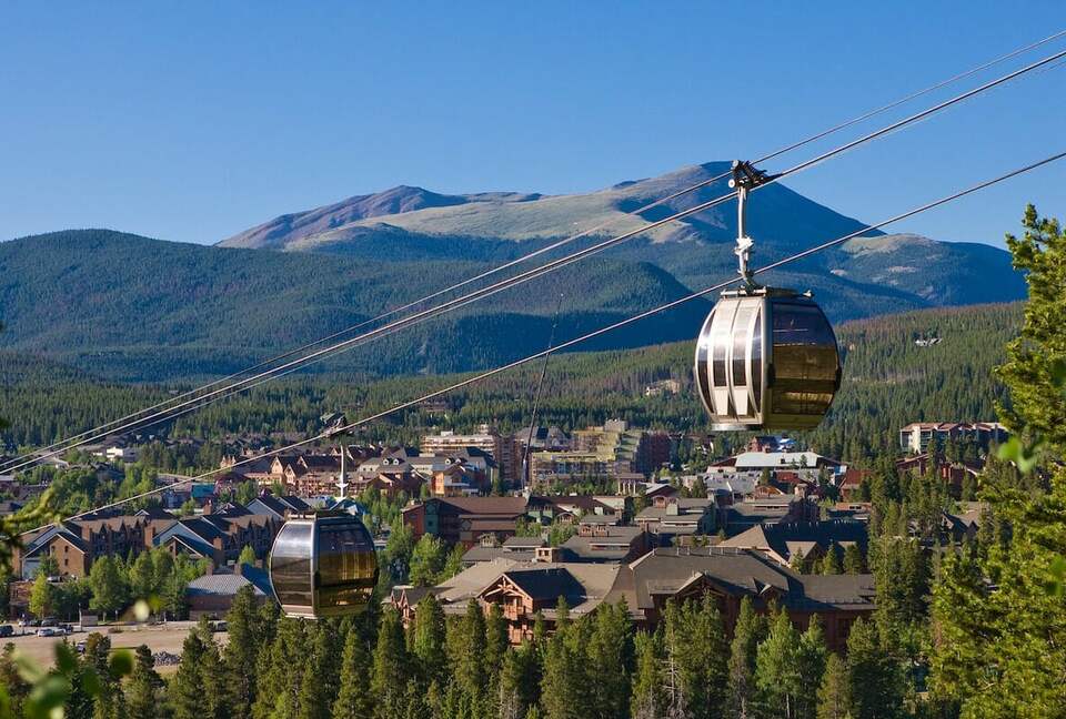 Cozy home in Breckenridge Historic District - ski, mountain bike & hike - walk to shopping + dining - Breckenridge, Colorado