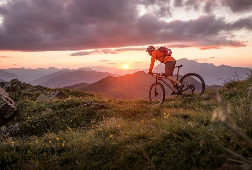 Cozy home in Breckenridge Historic District - ski, mountain bike & hike - walk to shopping + dining - Breckenridge, Colorado