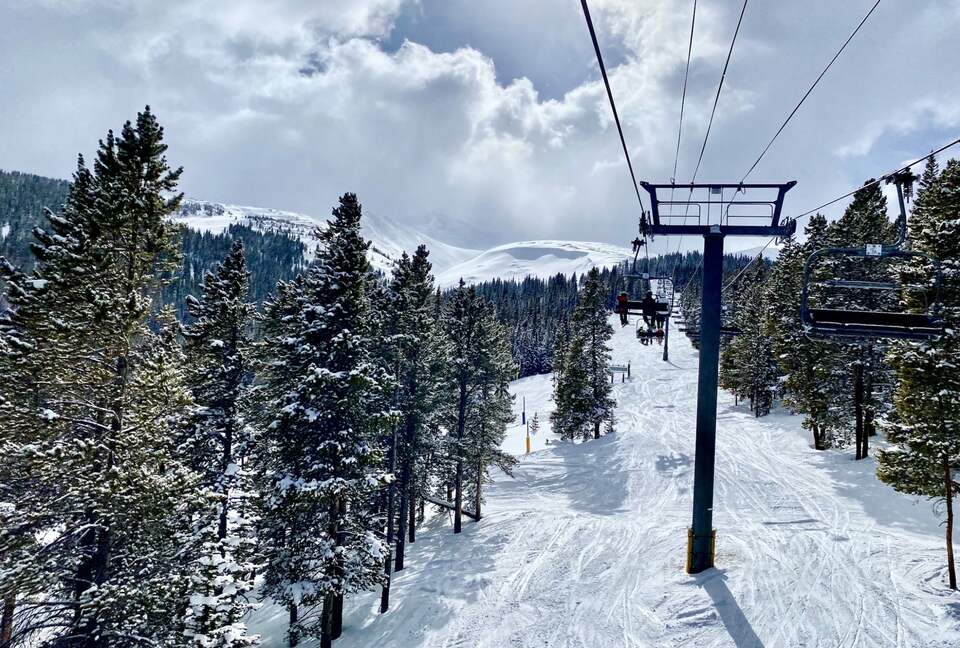 Cozy home in Breckenridge Historic District - ski, mountain bike & hike - walk to shopping + dining - Breckenridge, Colorado