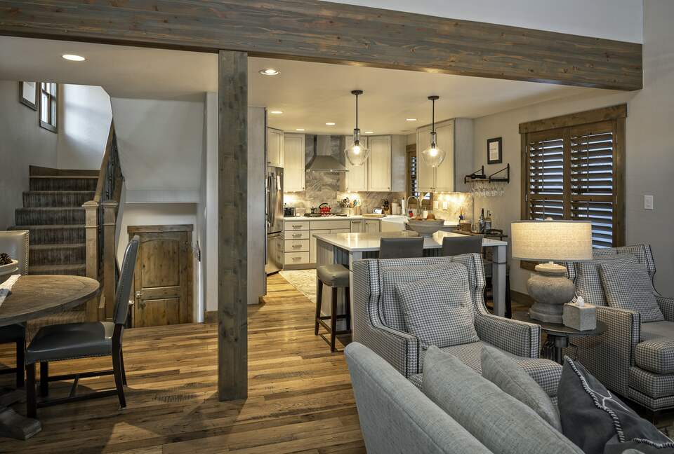 Cozy home in Breckenridge Historic District - ski, mountain bike & hike - walk to shopping + dining - Breckenridge, Colorado